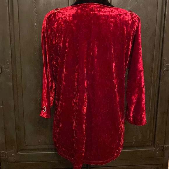 Cable & Gauge red velvet open quarter sleeves blouse. Size Petite Medium - Picture 3 of 10